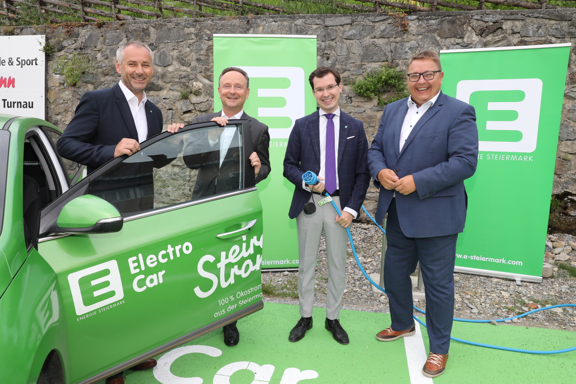 Eröffnung der neuen E-Tankstelle in Turnau